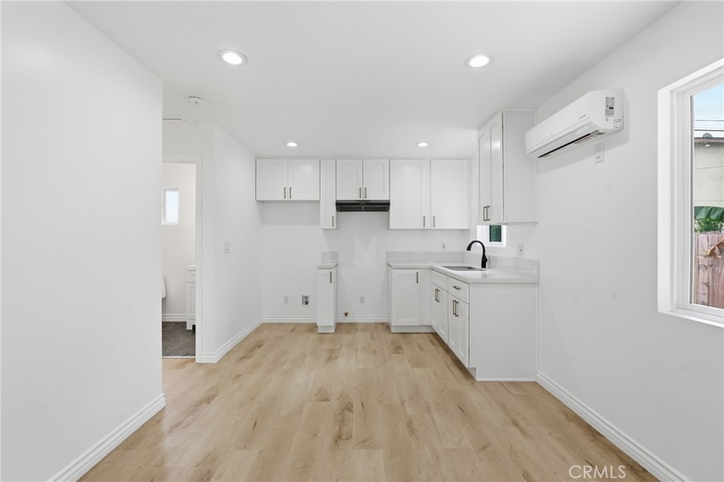 2316 S Alma