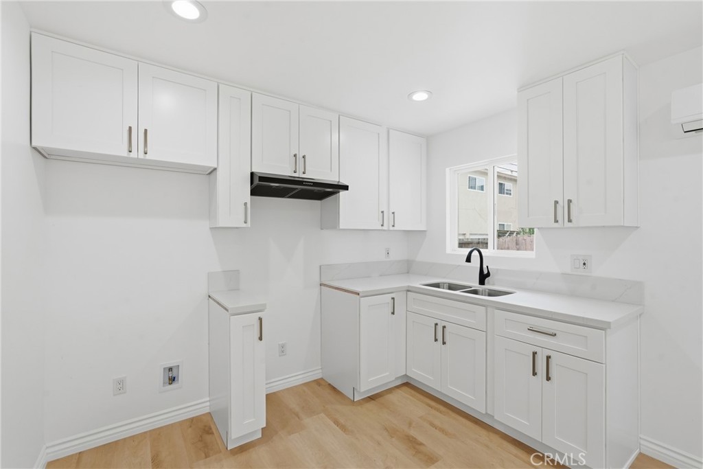 2316 S Alma