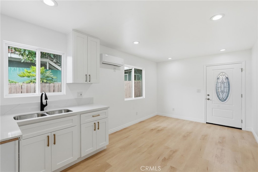 2316 S Alma