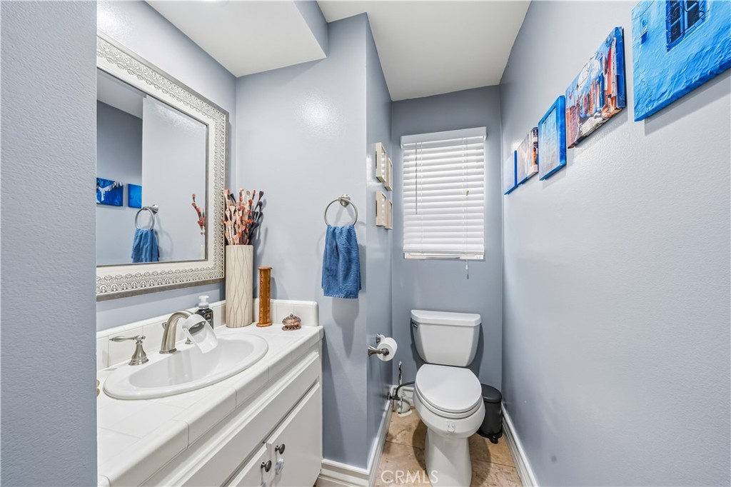 934 W 26th 1