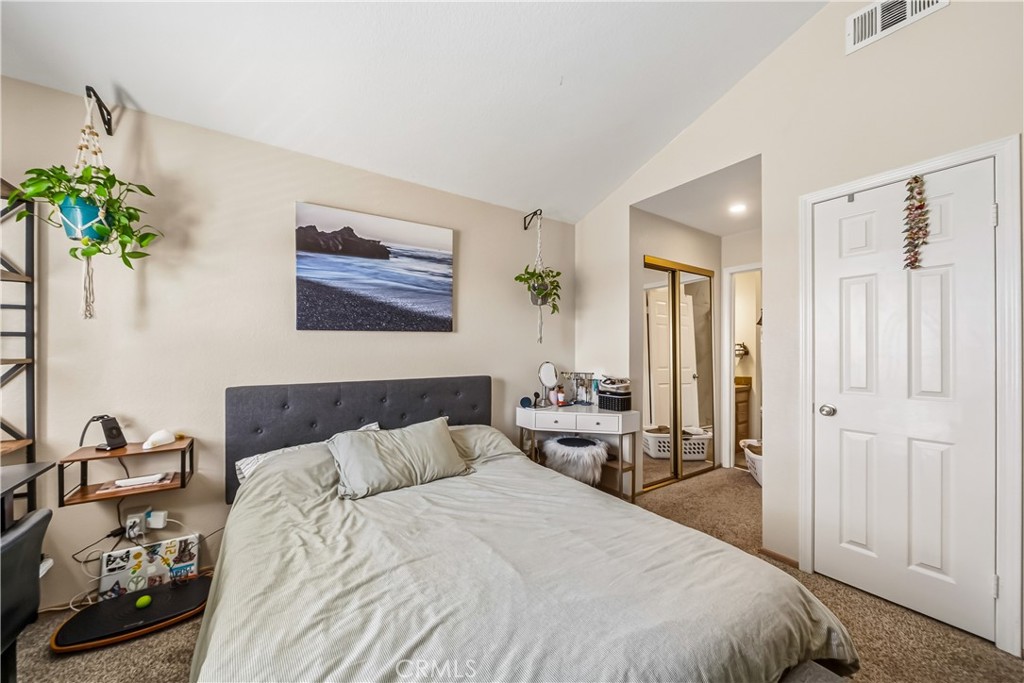 934 W 26th 1
