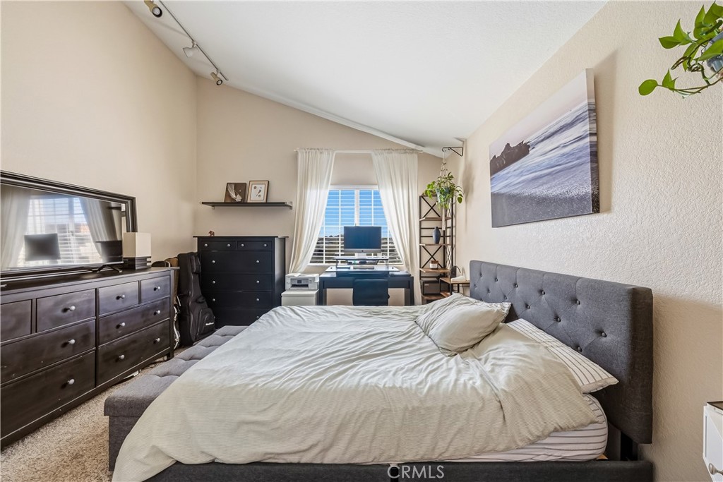 934 W 26th 1