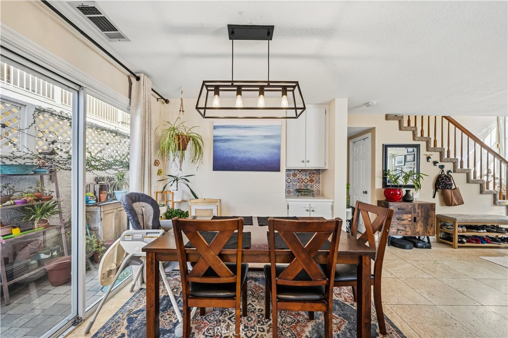 934 W 26th 1