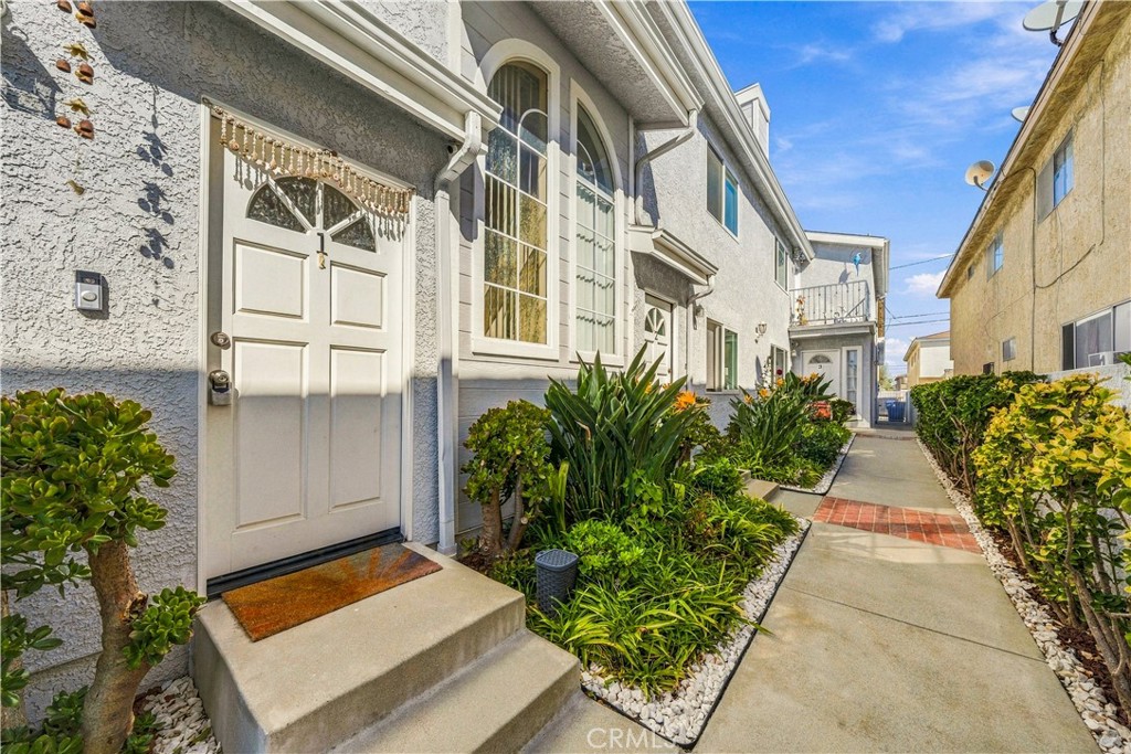 934 W 26th 1