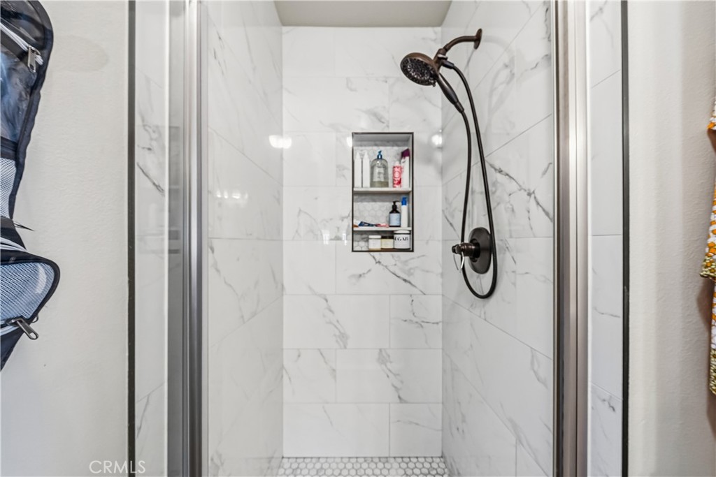 934 W 26th 1