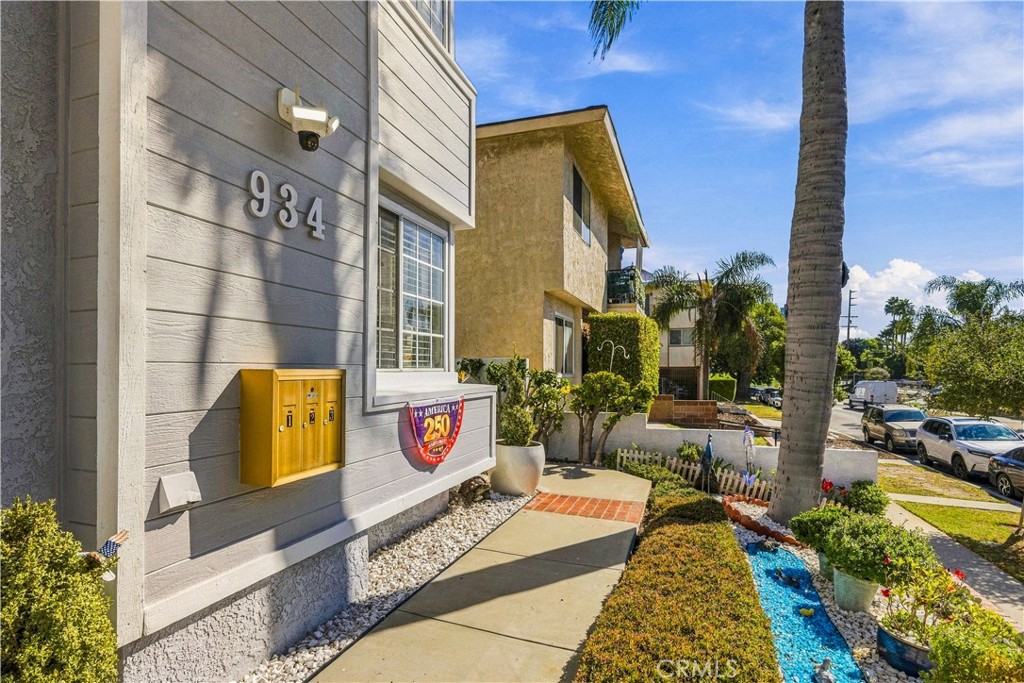 934 W 26th 1