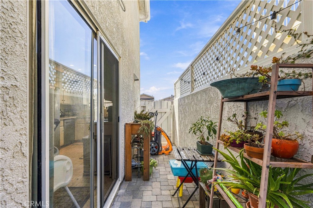 934 W 26th 1