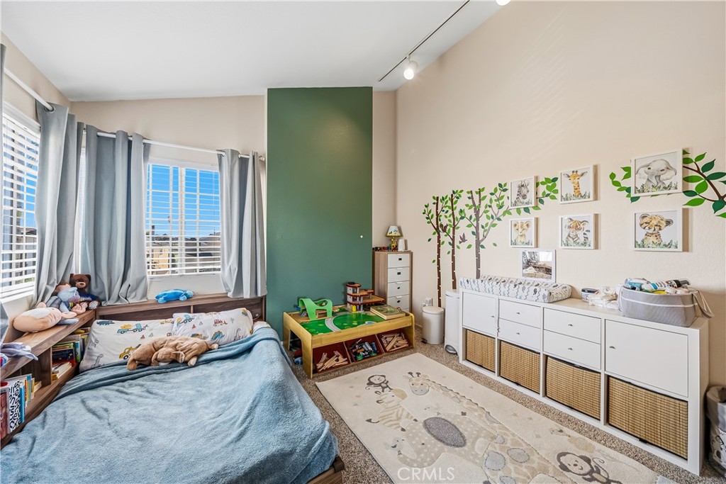 934 W 26th 1