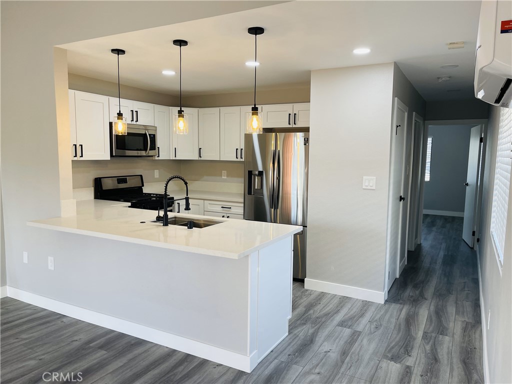 1054 W 23rd Street