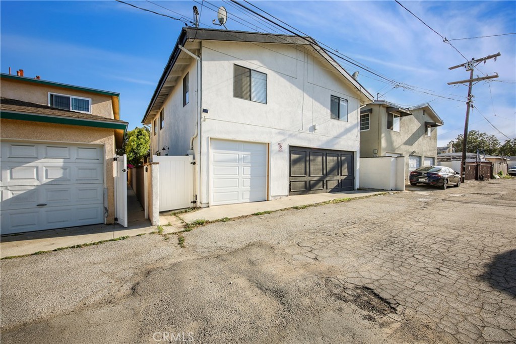 1054 W 23rd Street