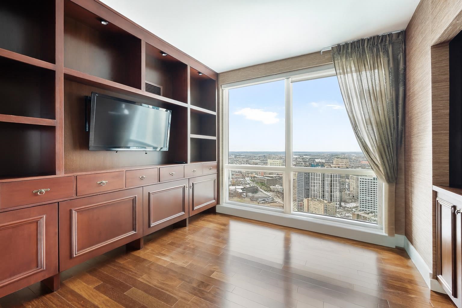 77 HUDSON ST Unit: 4203