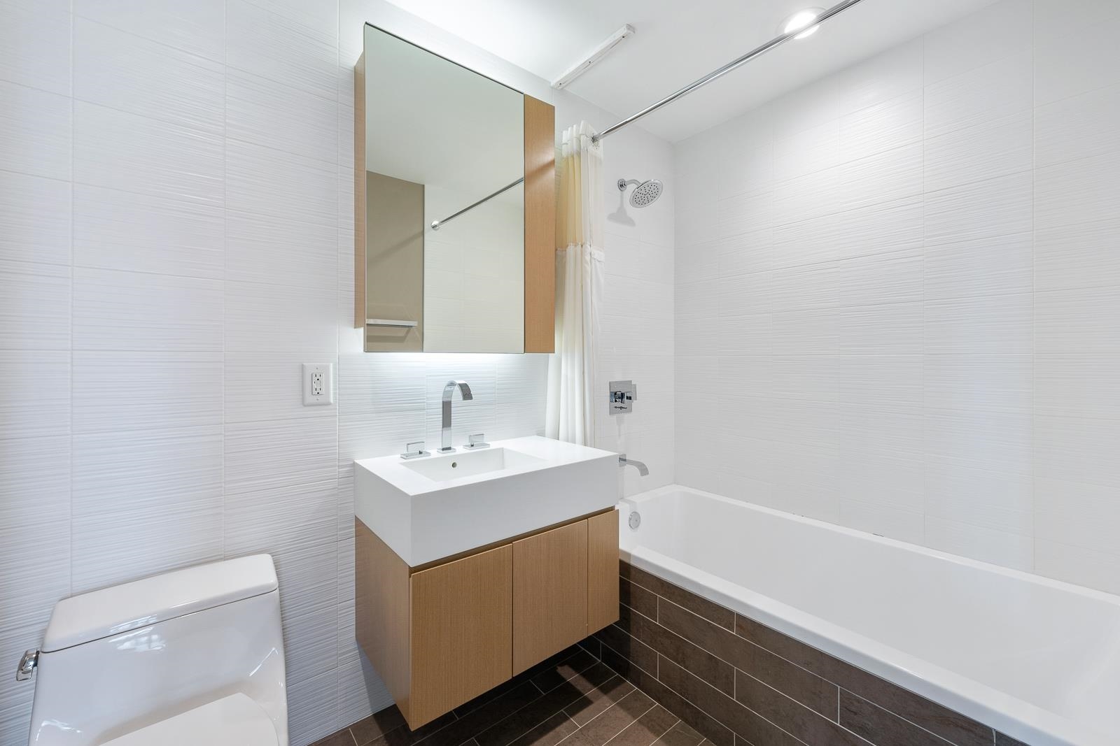 77 HUDSON ST Unit: 4203