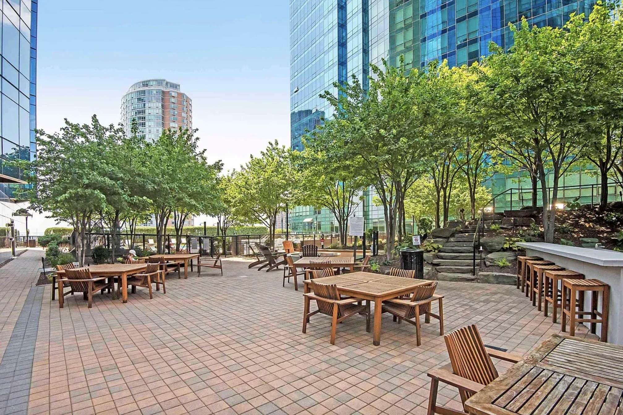 77 HUDSON ST Unit: 4203