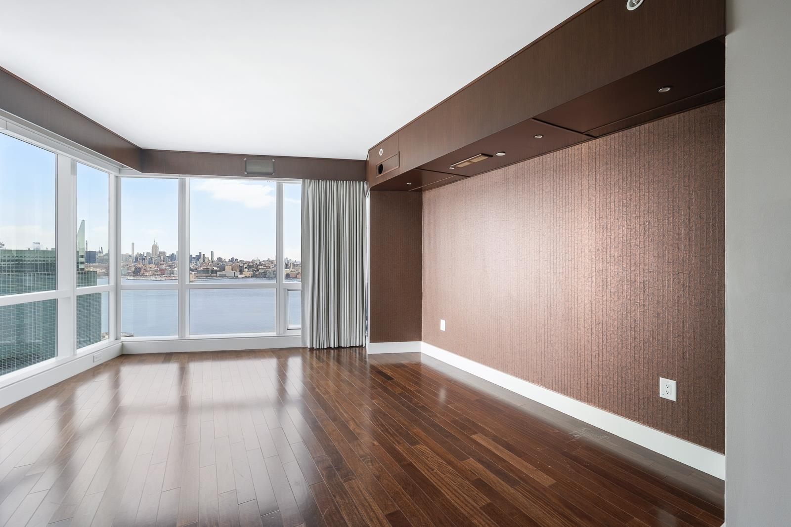 77 HUDSON ST Unit: 4203