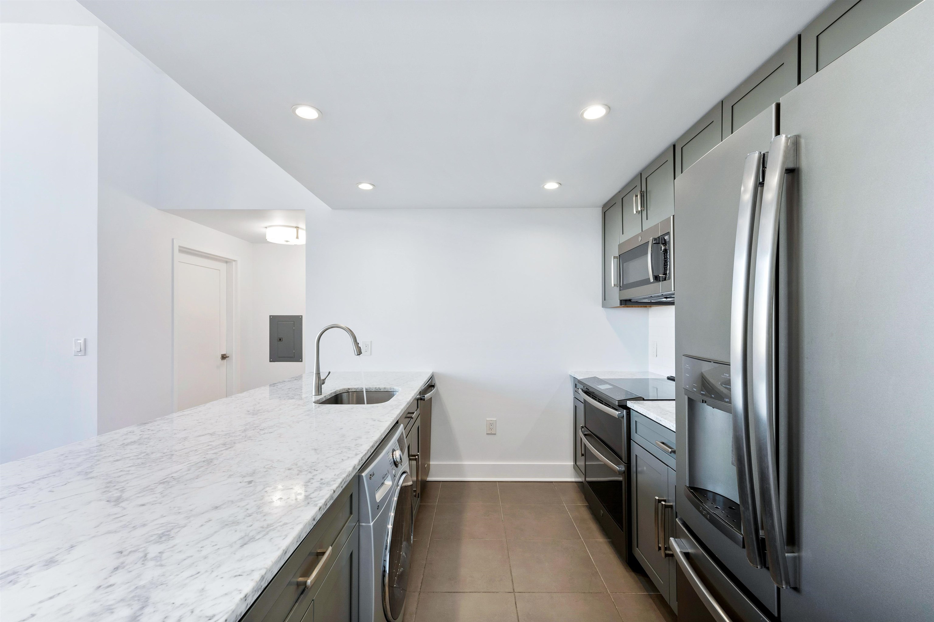 88 MORGAN ST Unit: PH72