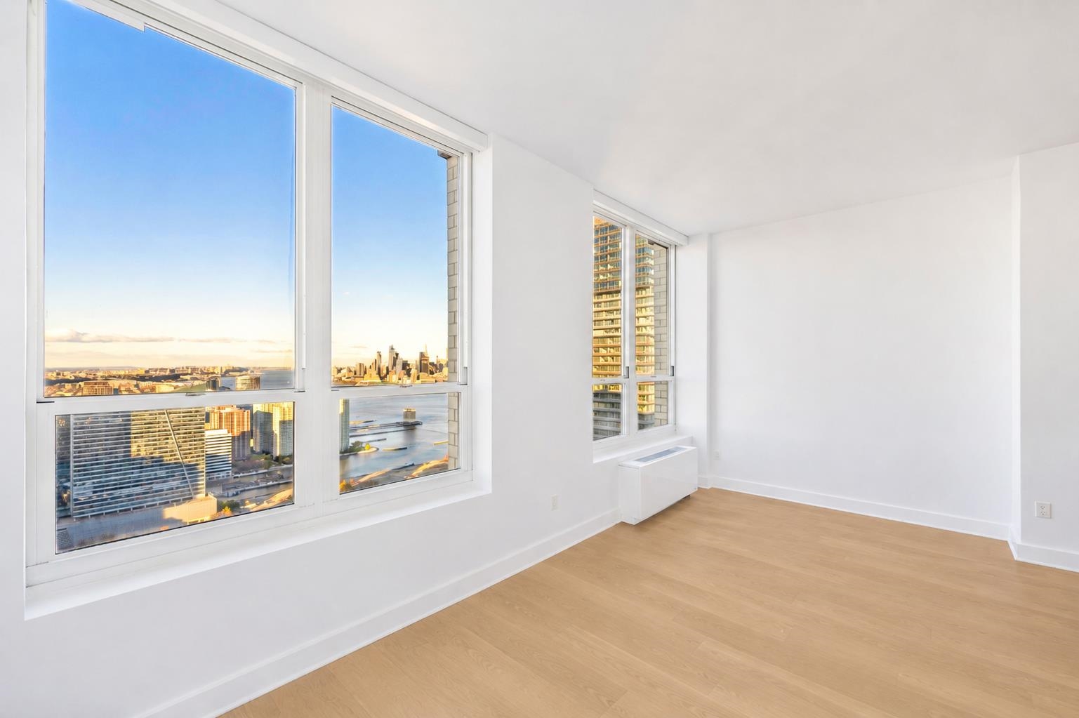 88 MORGAN ST Unit: PH72