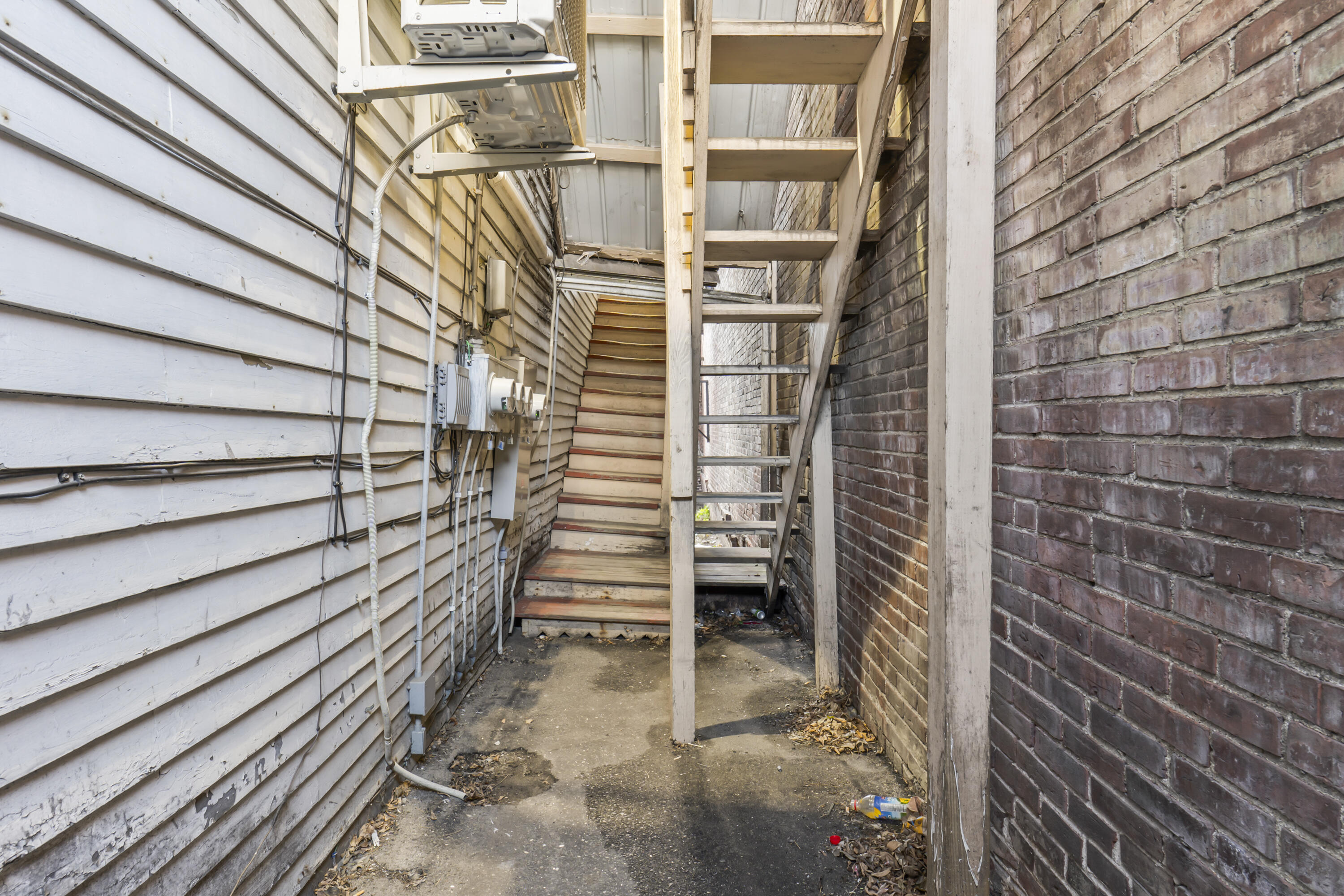 337 Lisbon Street
