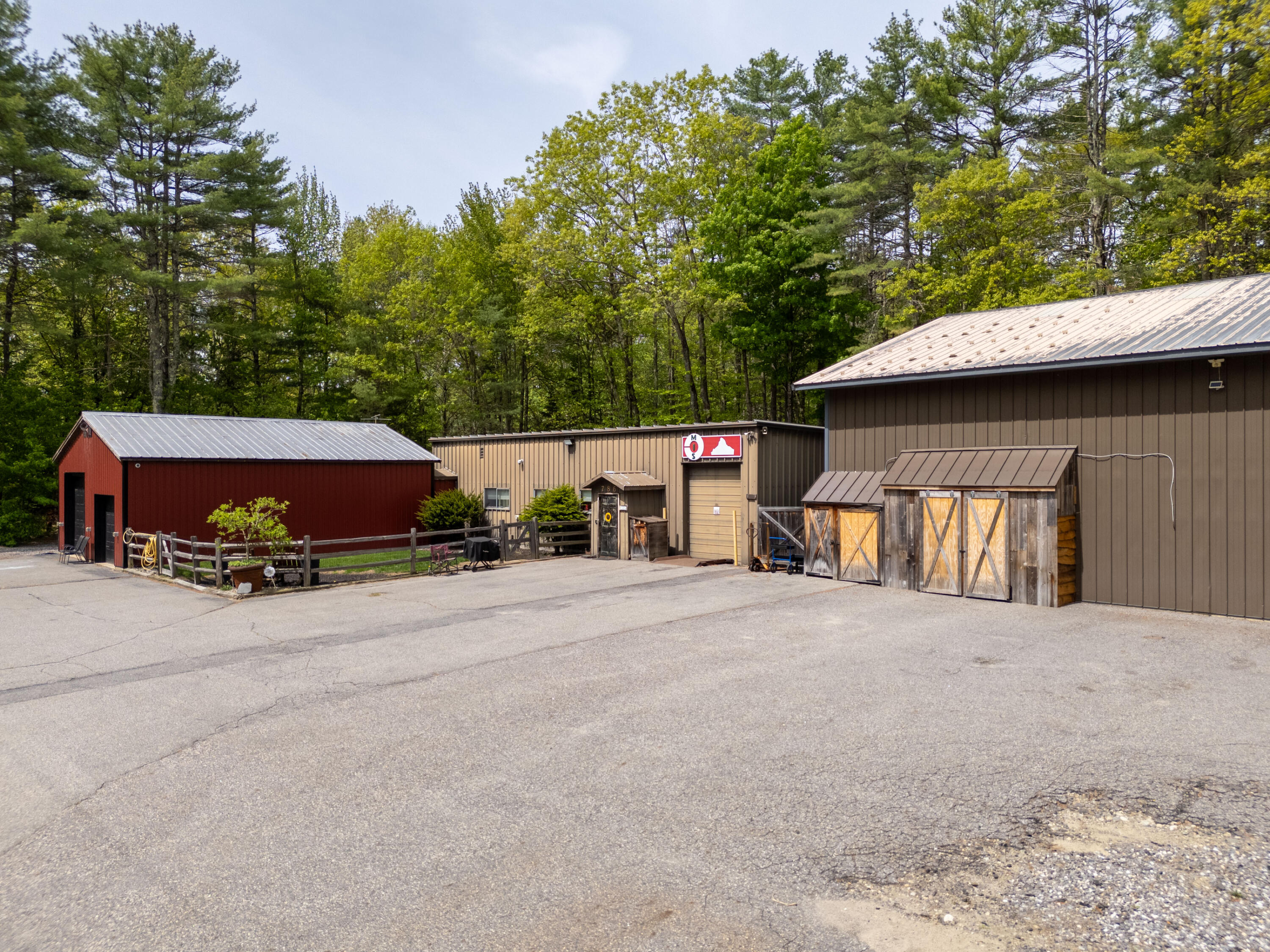 786 Howes Corner Road