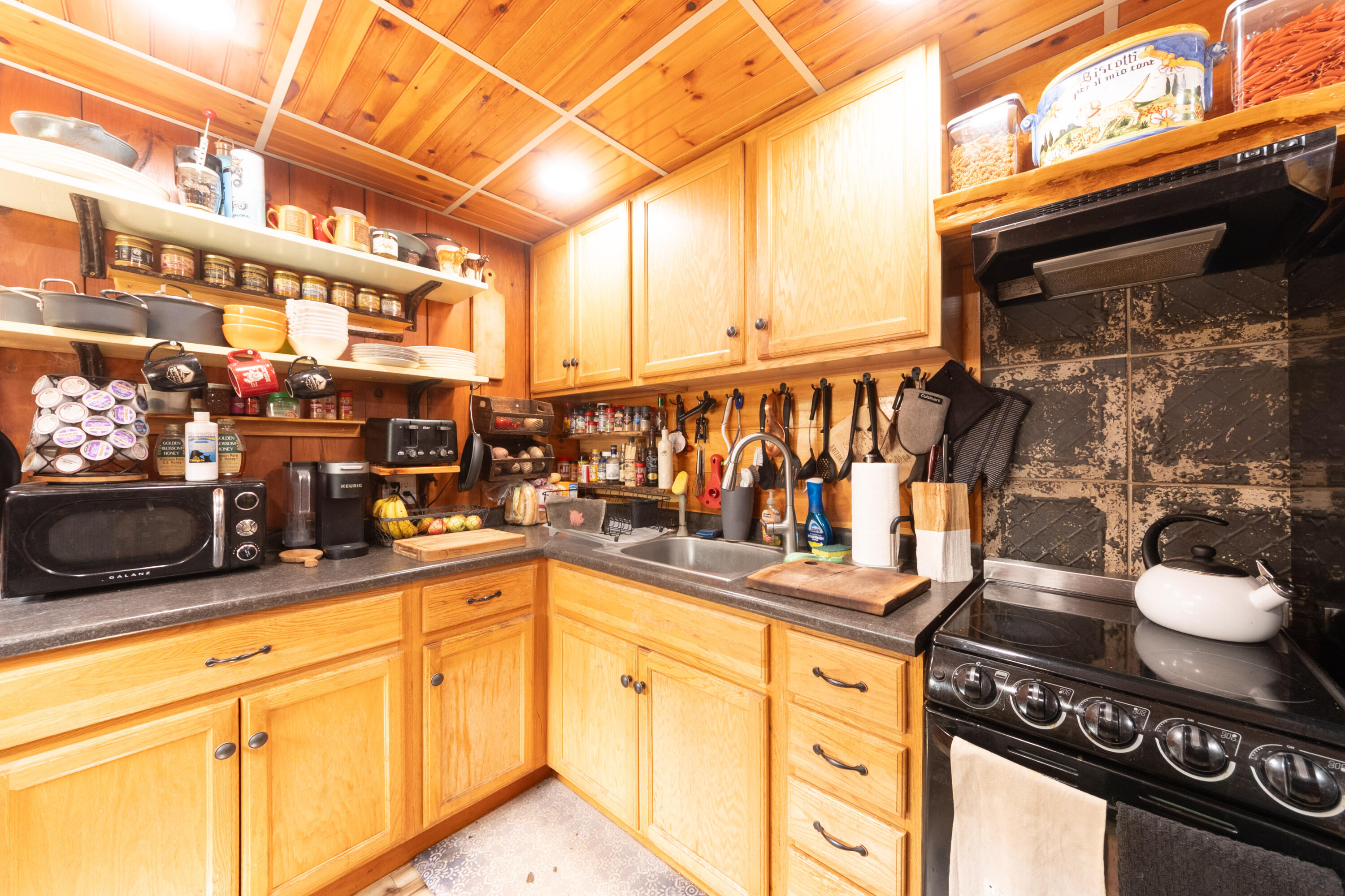 786 Howes Corner Road
