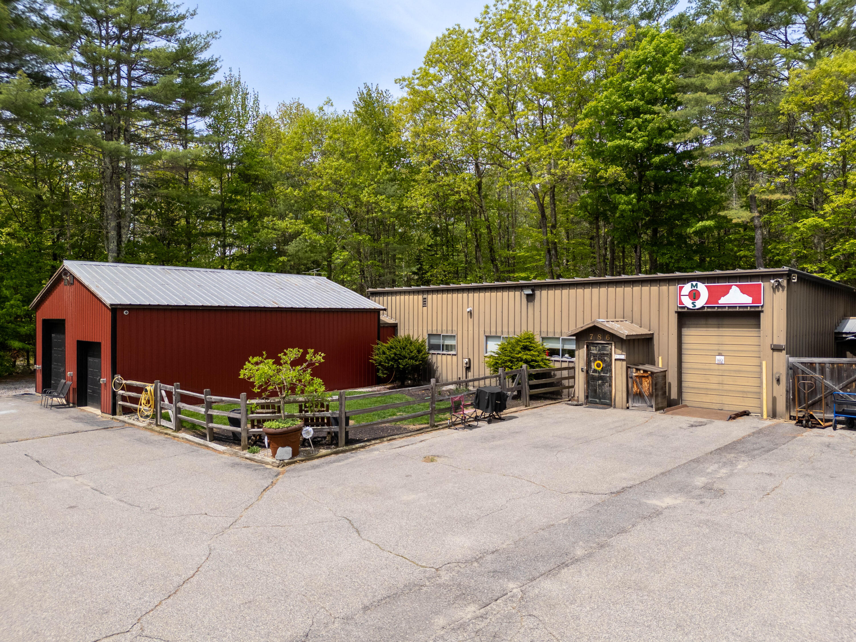 786 Howes Corner Road