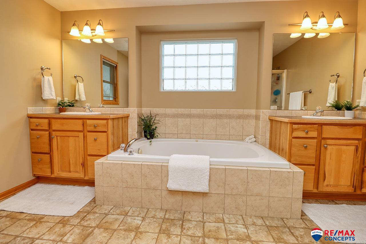 6135 Glass Ridge Drive