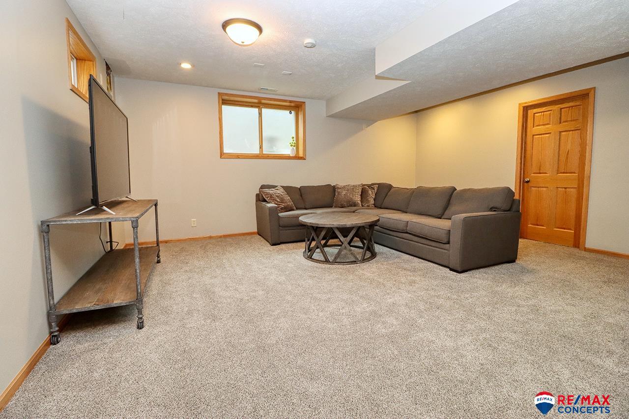 6135 Glass Ridge Drive