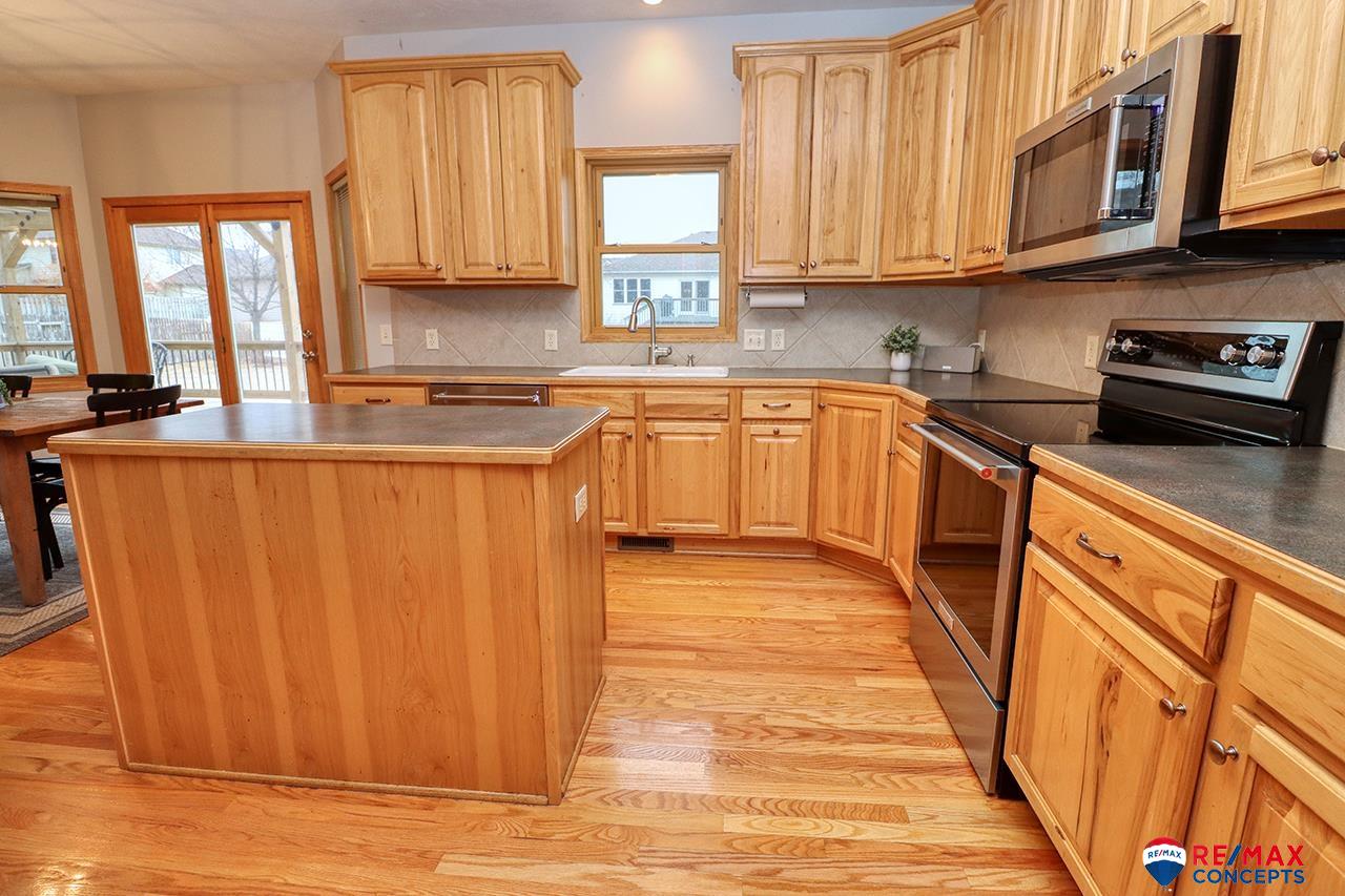 6135 Glass Ridge Drive