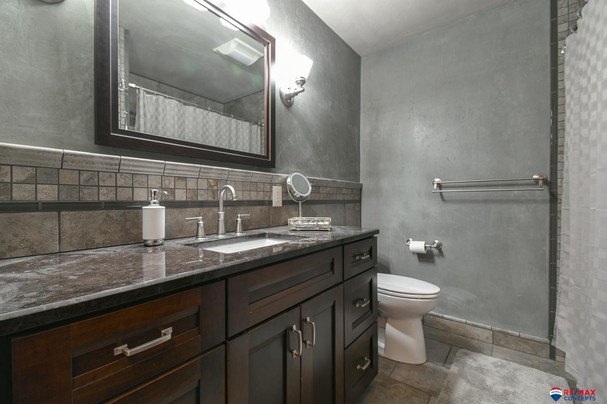 4040 S 82nd Street Circle