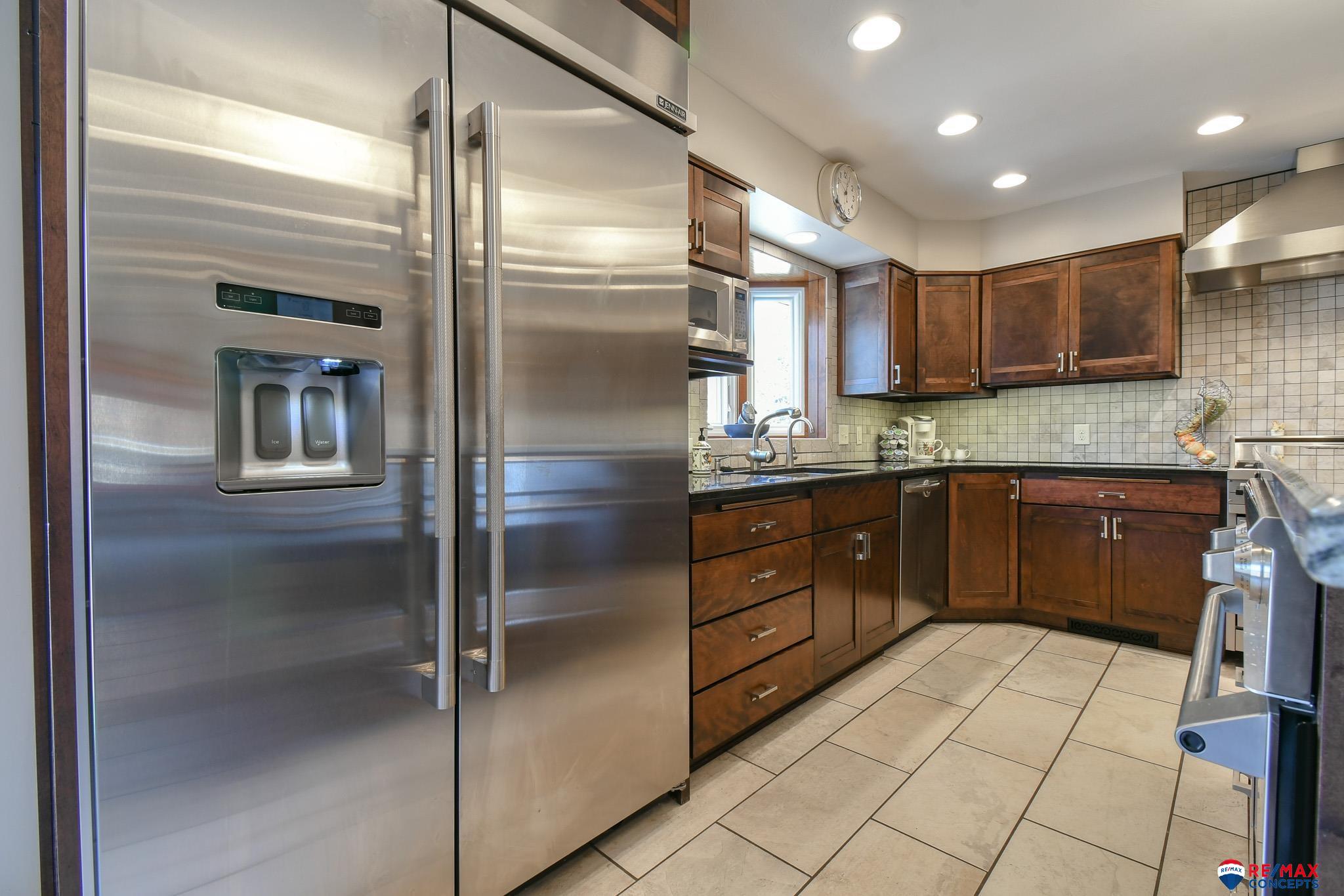 4040 S 82nd Street Circle