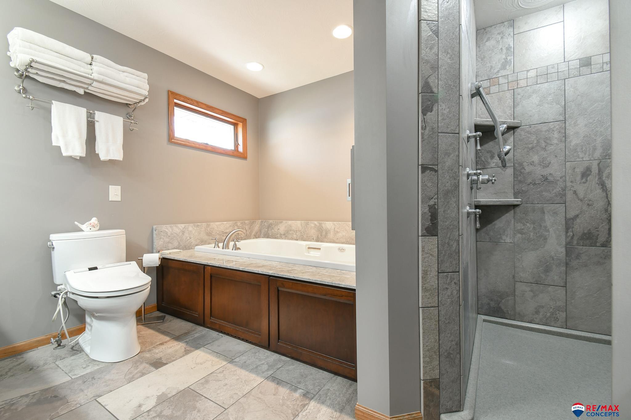 4040 S 82nd Street Circle