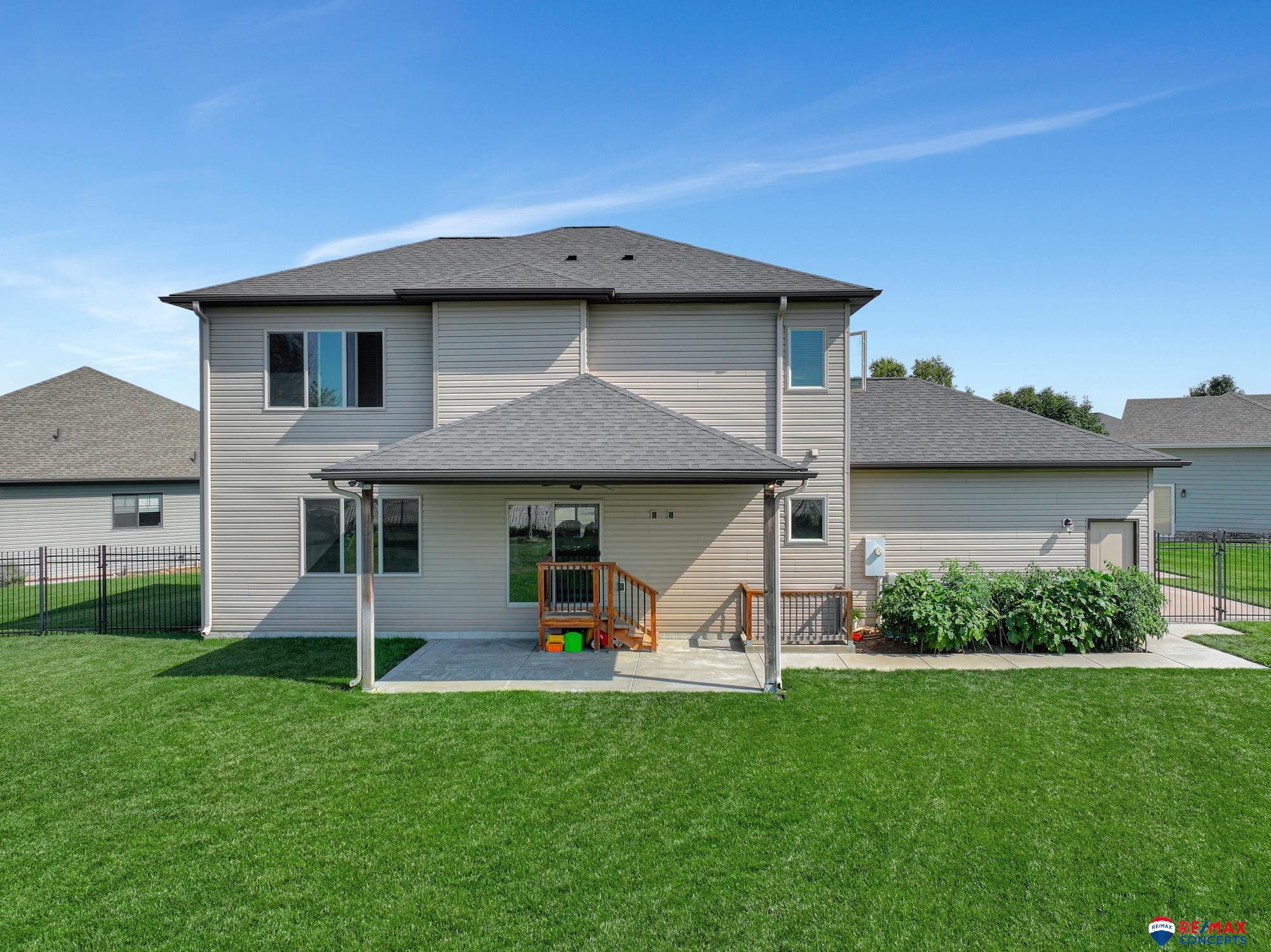 9900 Crystal Water Circle