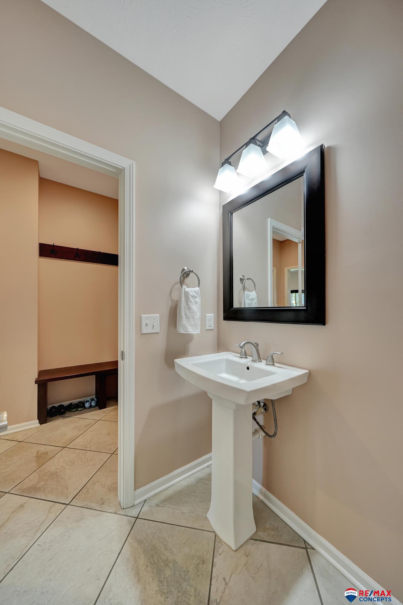 9900 Crystal Water Circle