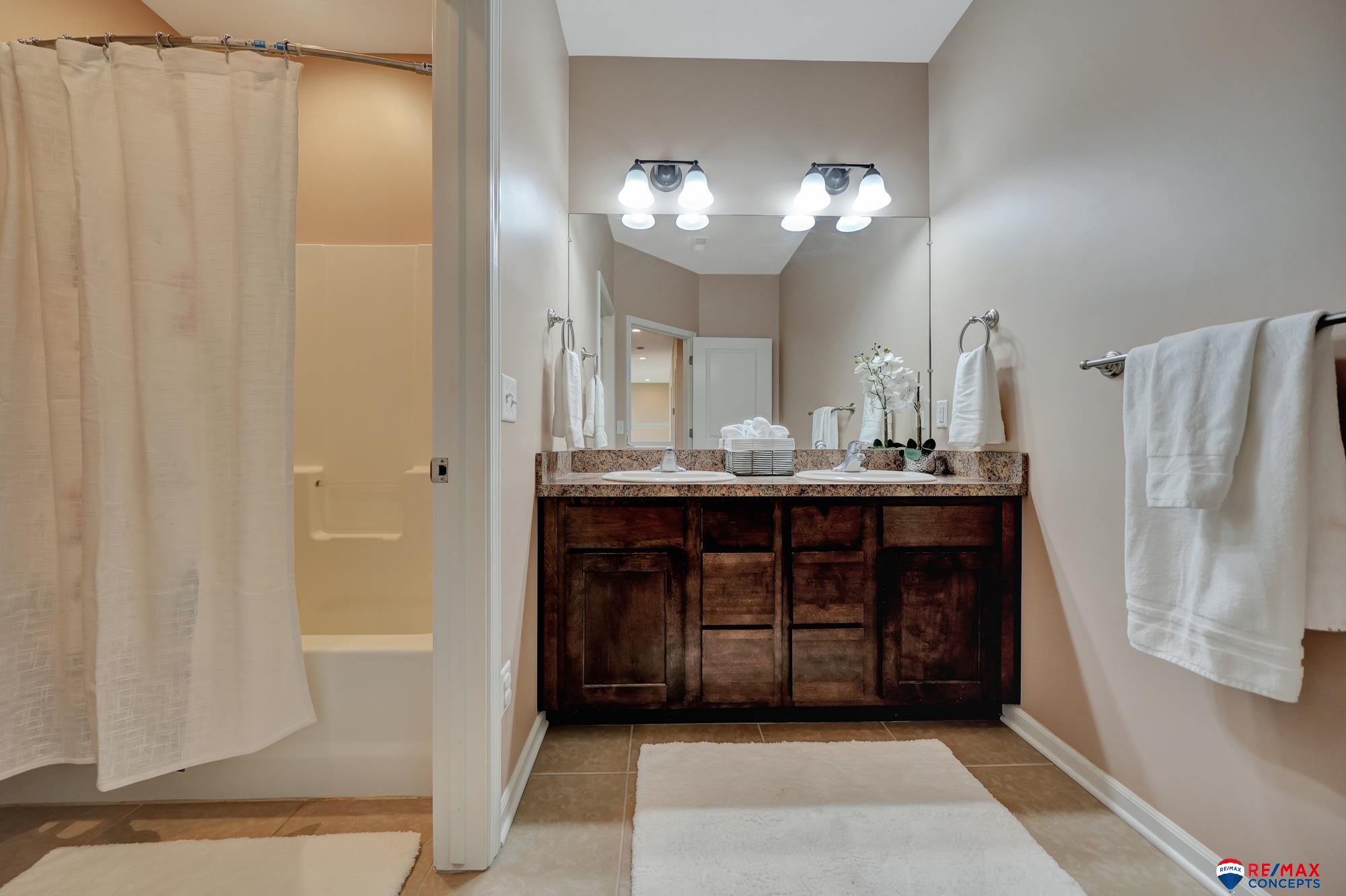 9900 Crystal Water Circle