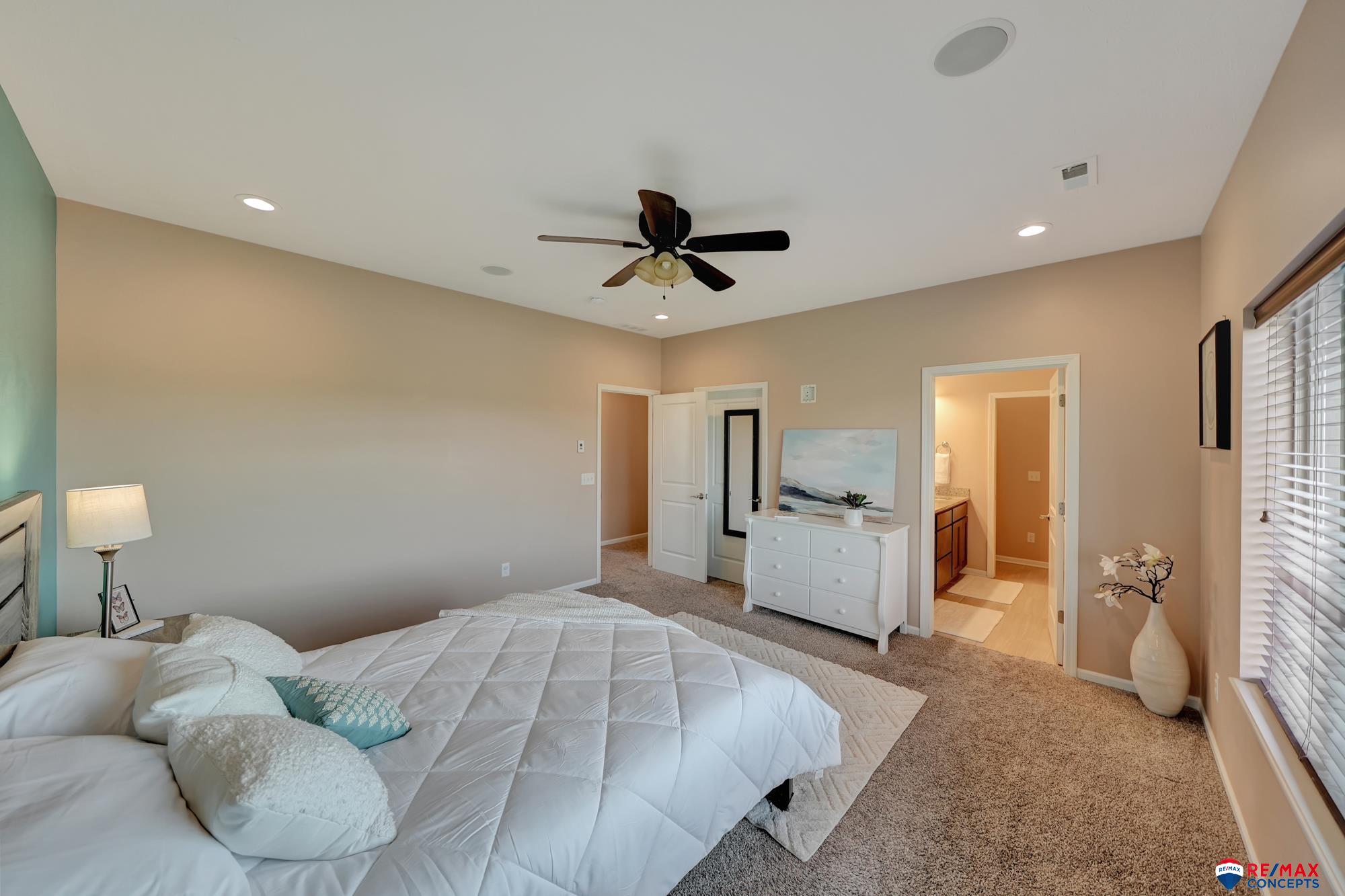 9900 Crystal Water Circle