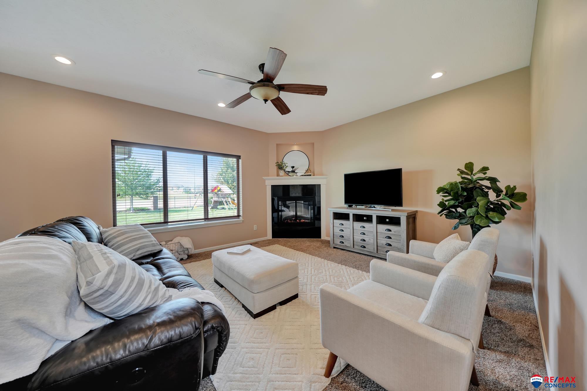 9900 Crystal Water Circle