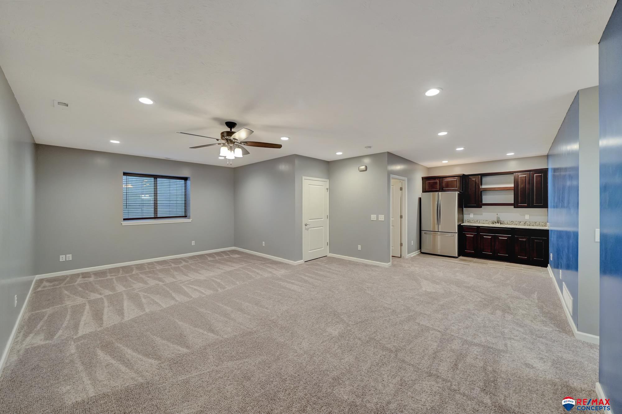 9900 Crystal Water Circle