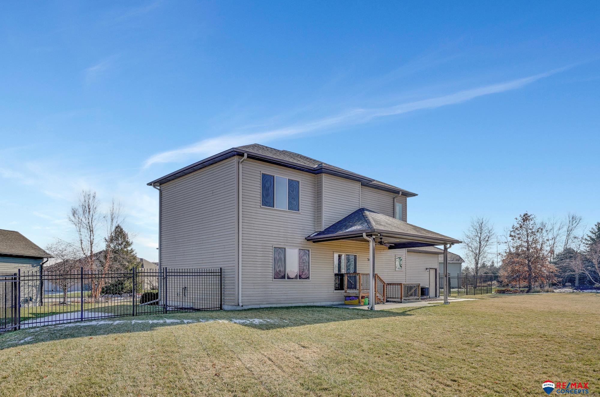 9900 Crystal Water Circle