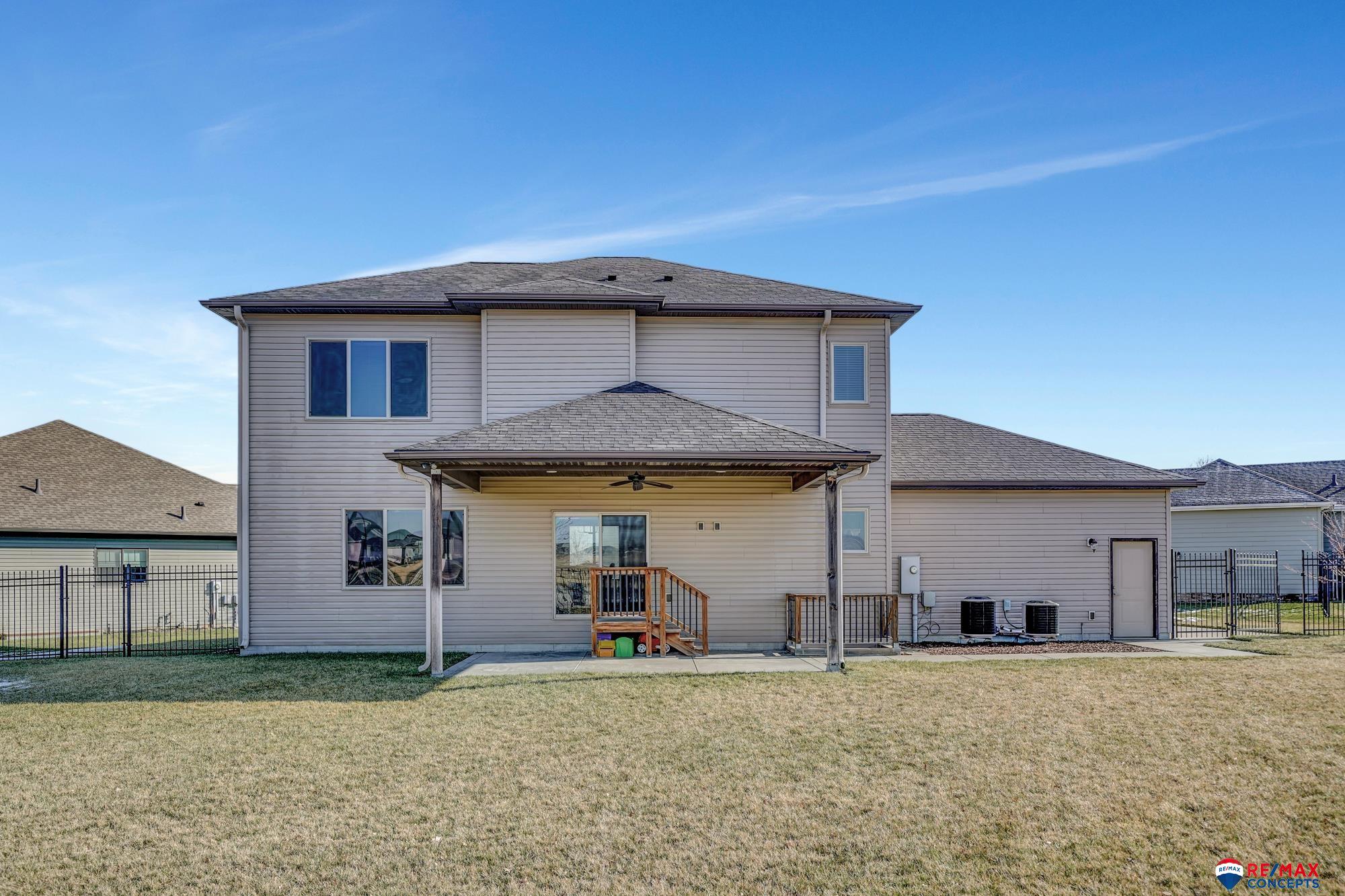 9900 Crystal Water Circle