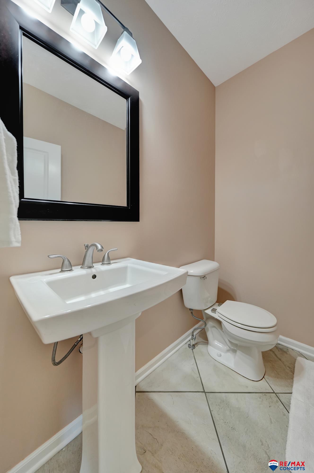 9900 Crystal Water Circle