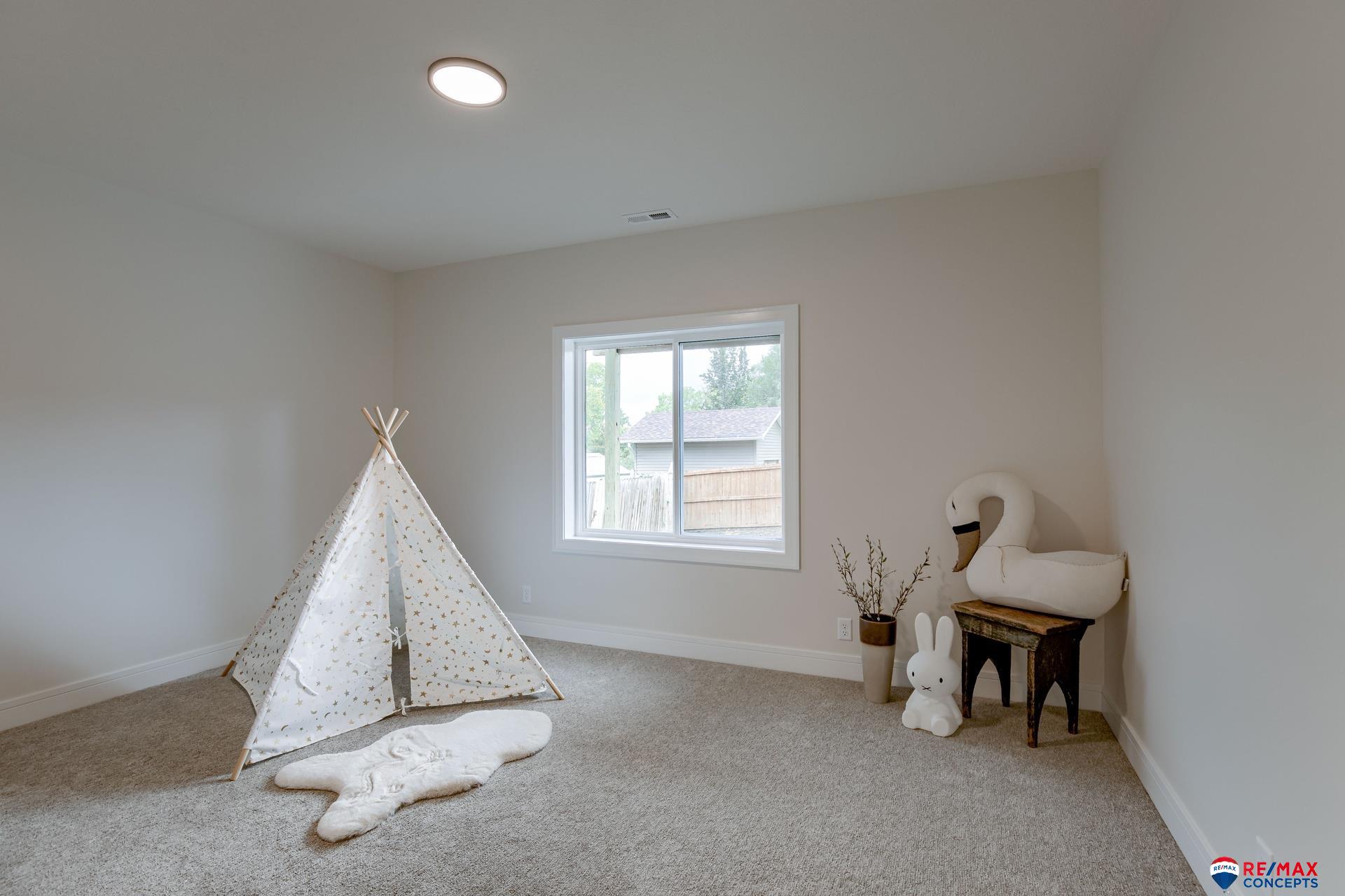 5110 W Leighton Avenue