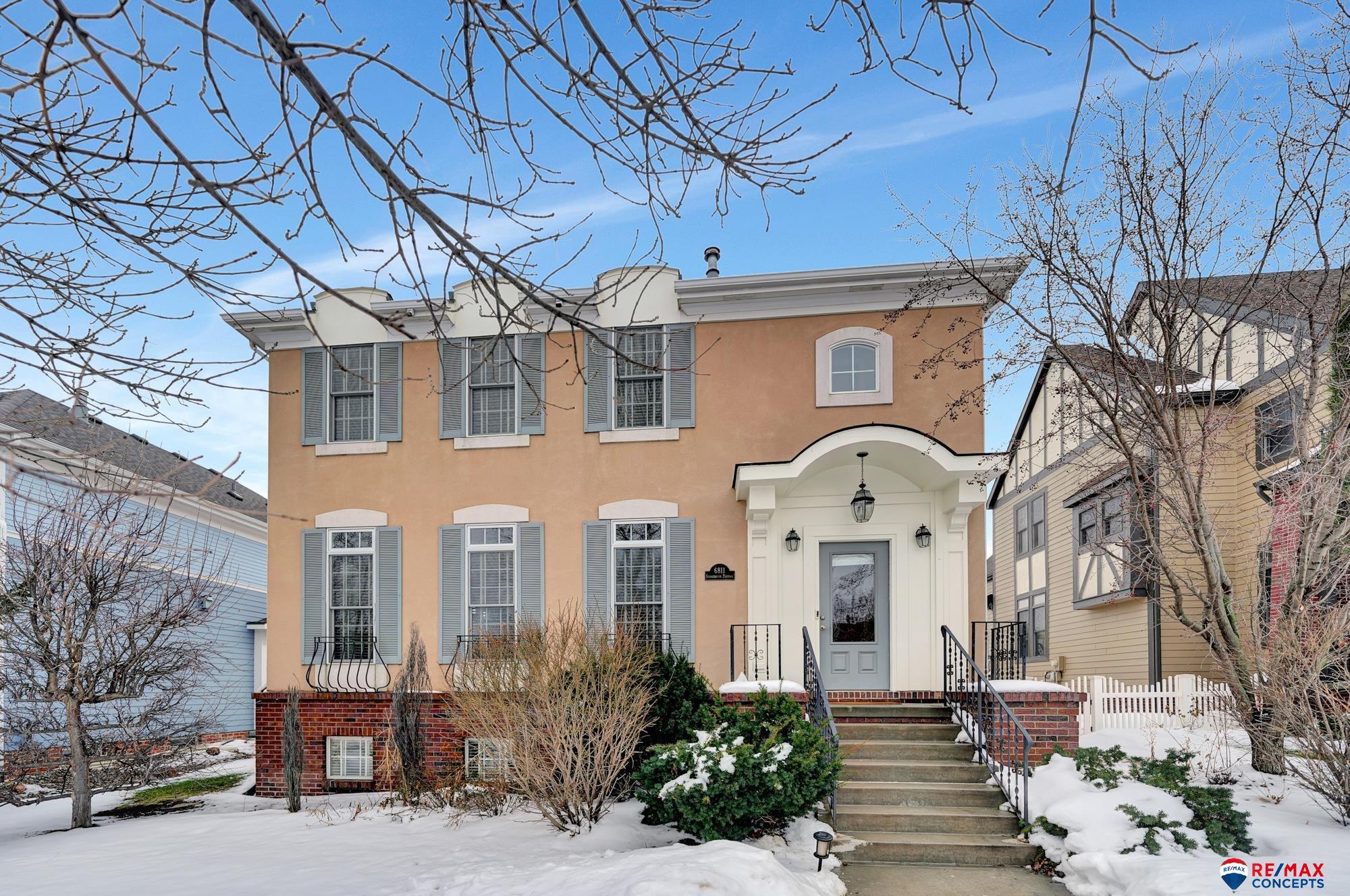 6811 Stonebrook Parkway