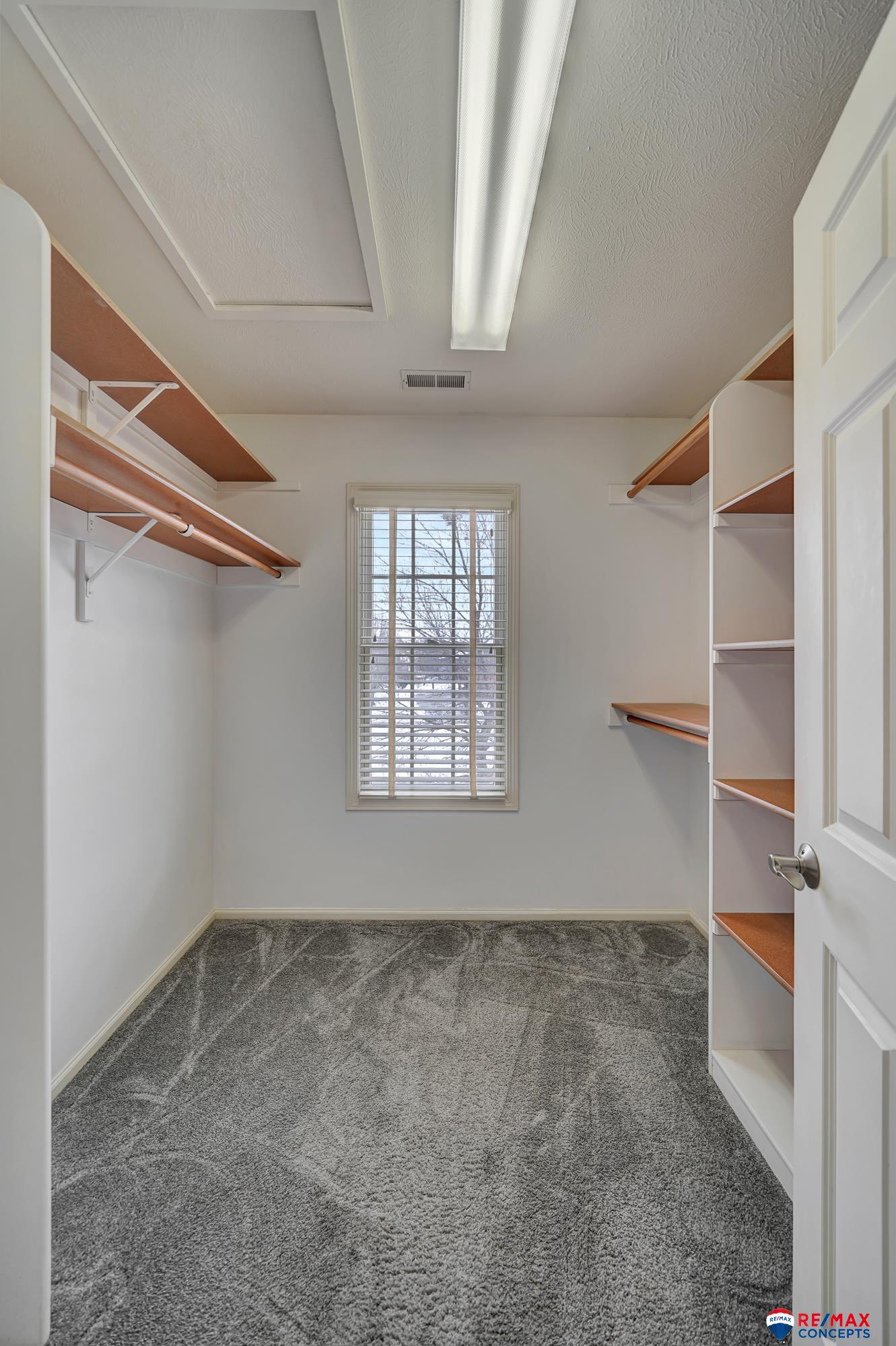 6811 Stonebrook Parkway