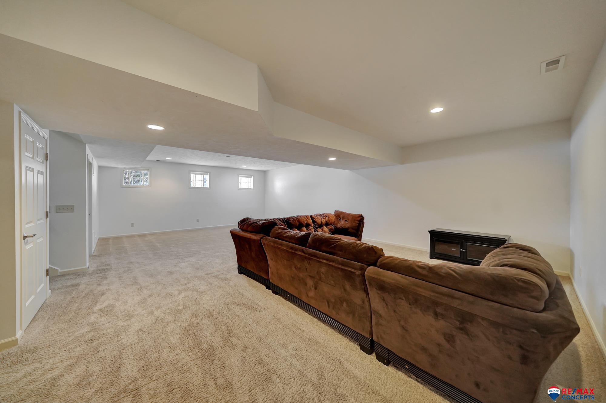 6811 Stonebrook Parkway