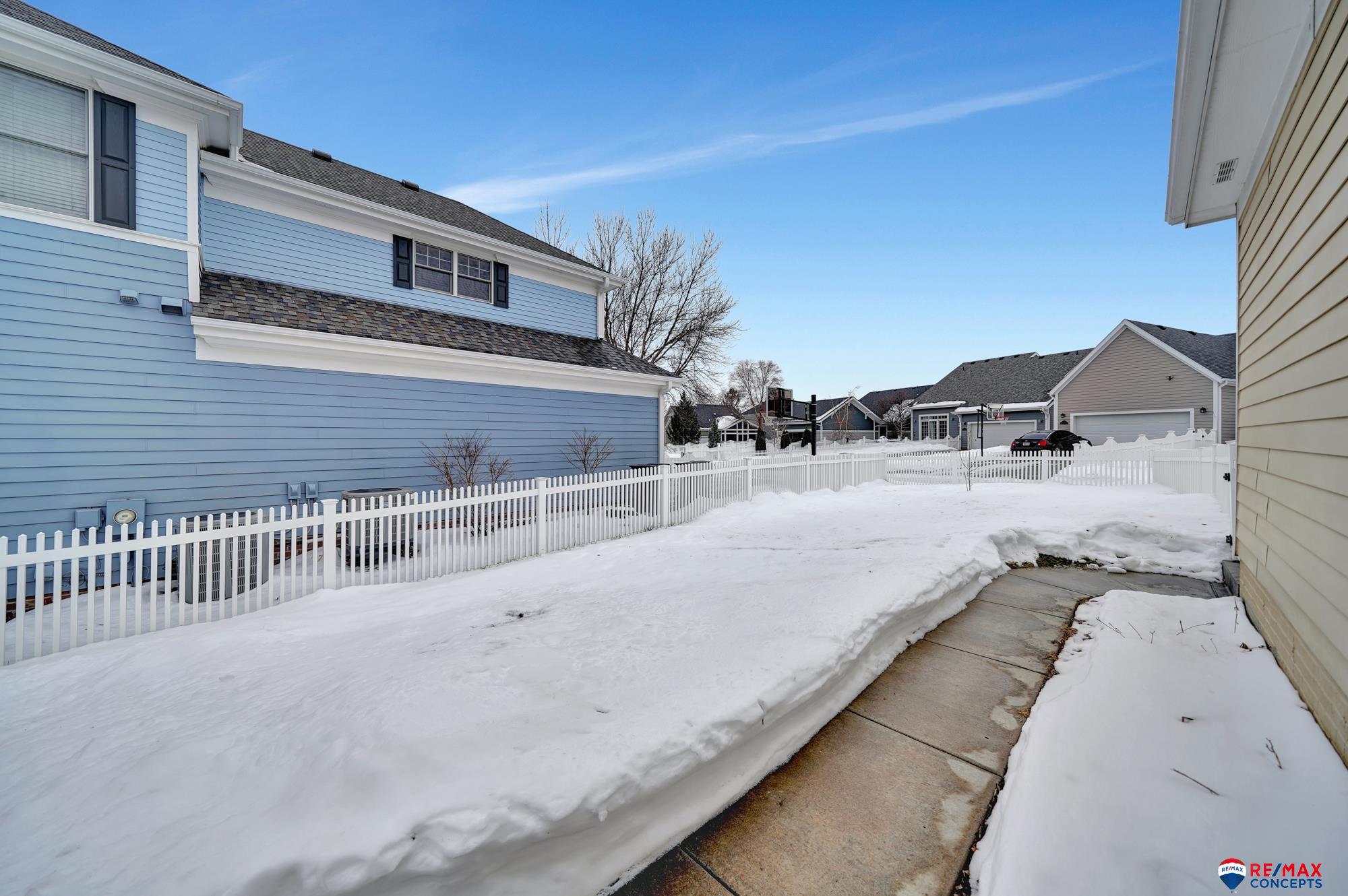 6811 Stonebrook Parkway