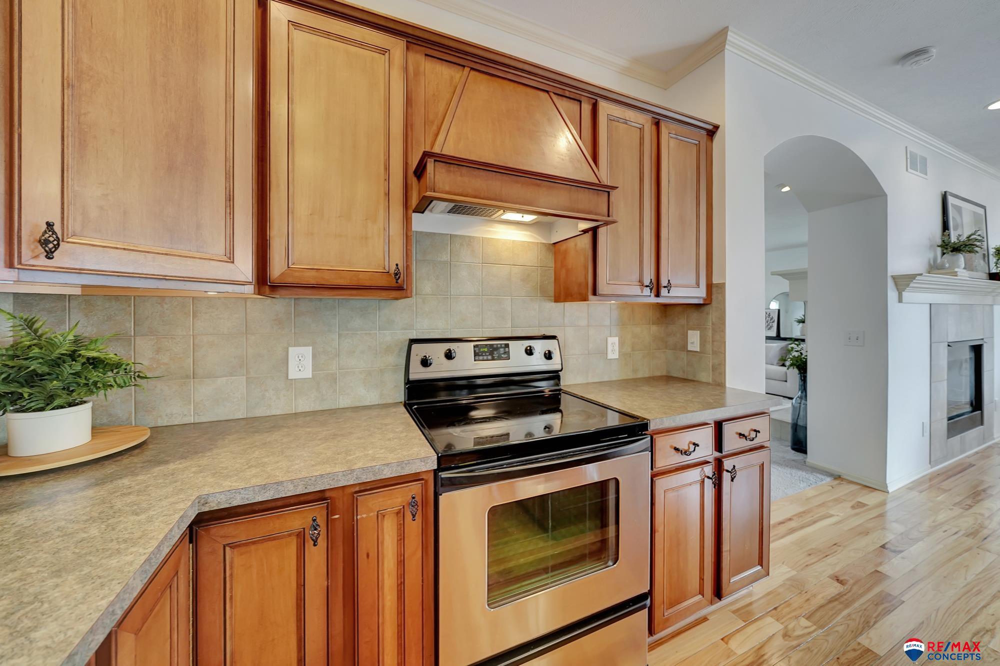 6811 Stonebrook Parkway