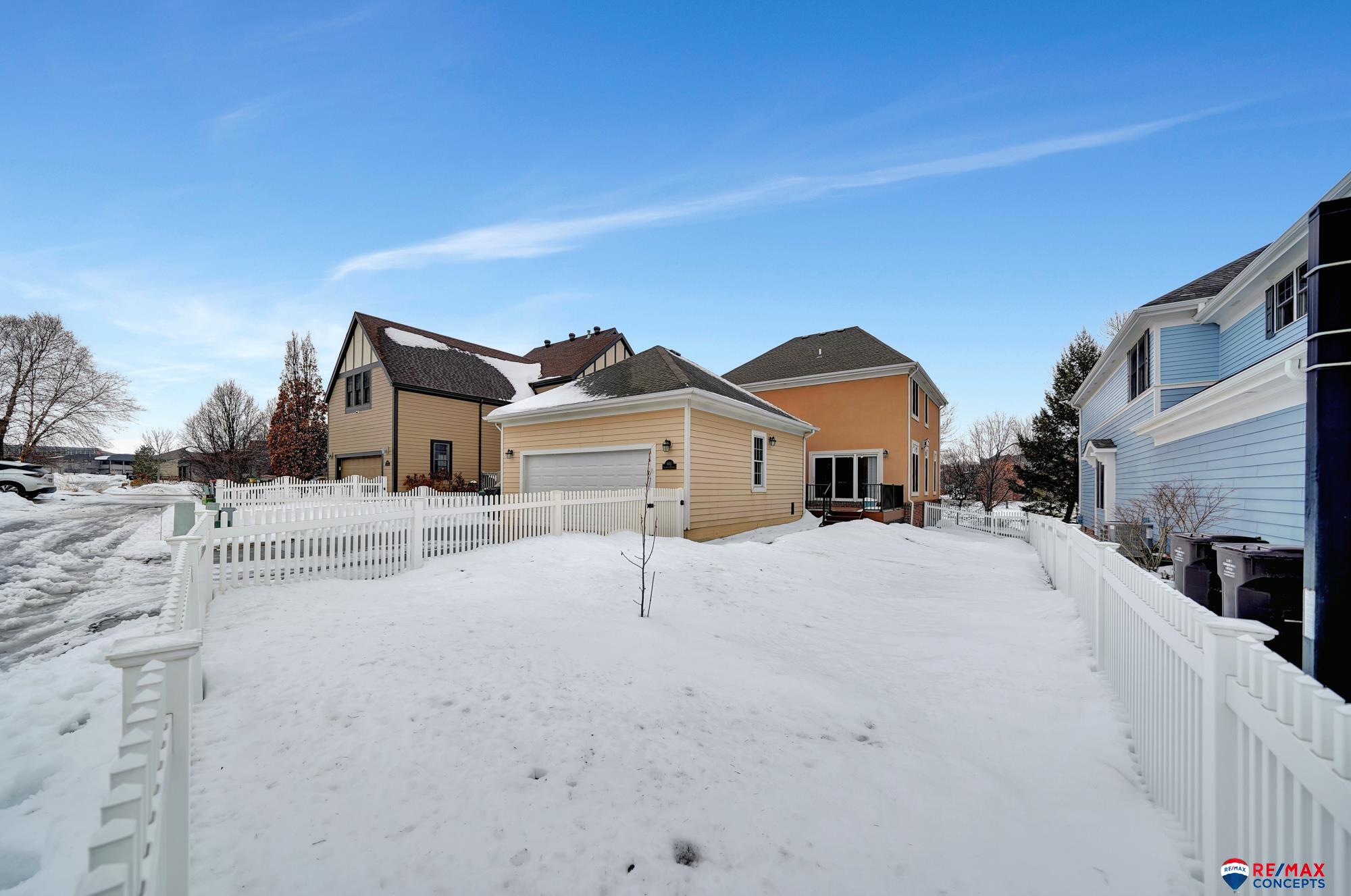 6811 Stonebrook Parkway