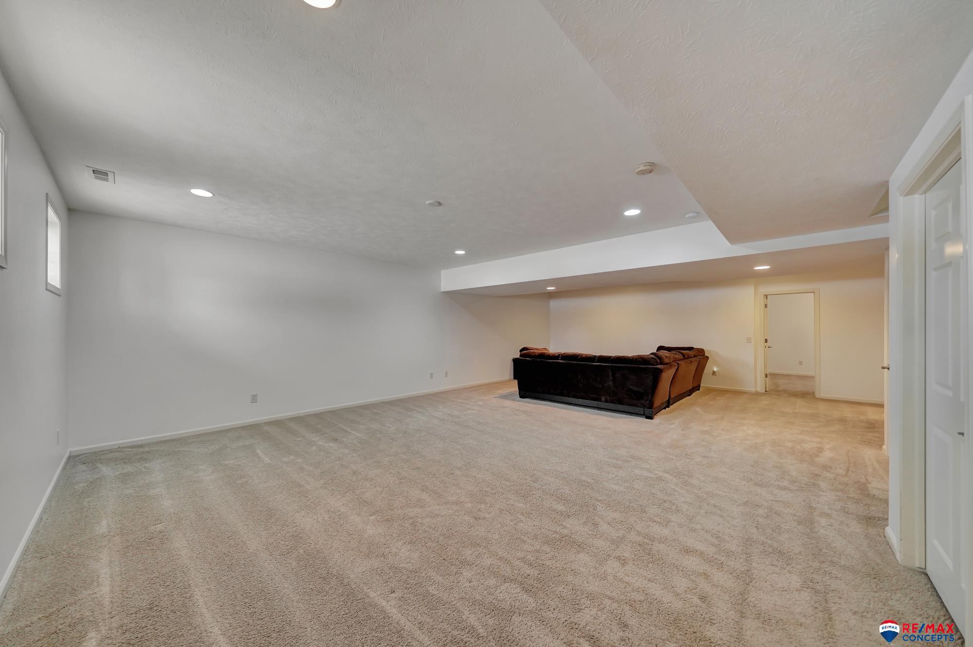 6811 Stonebrook Parkway