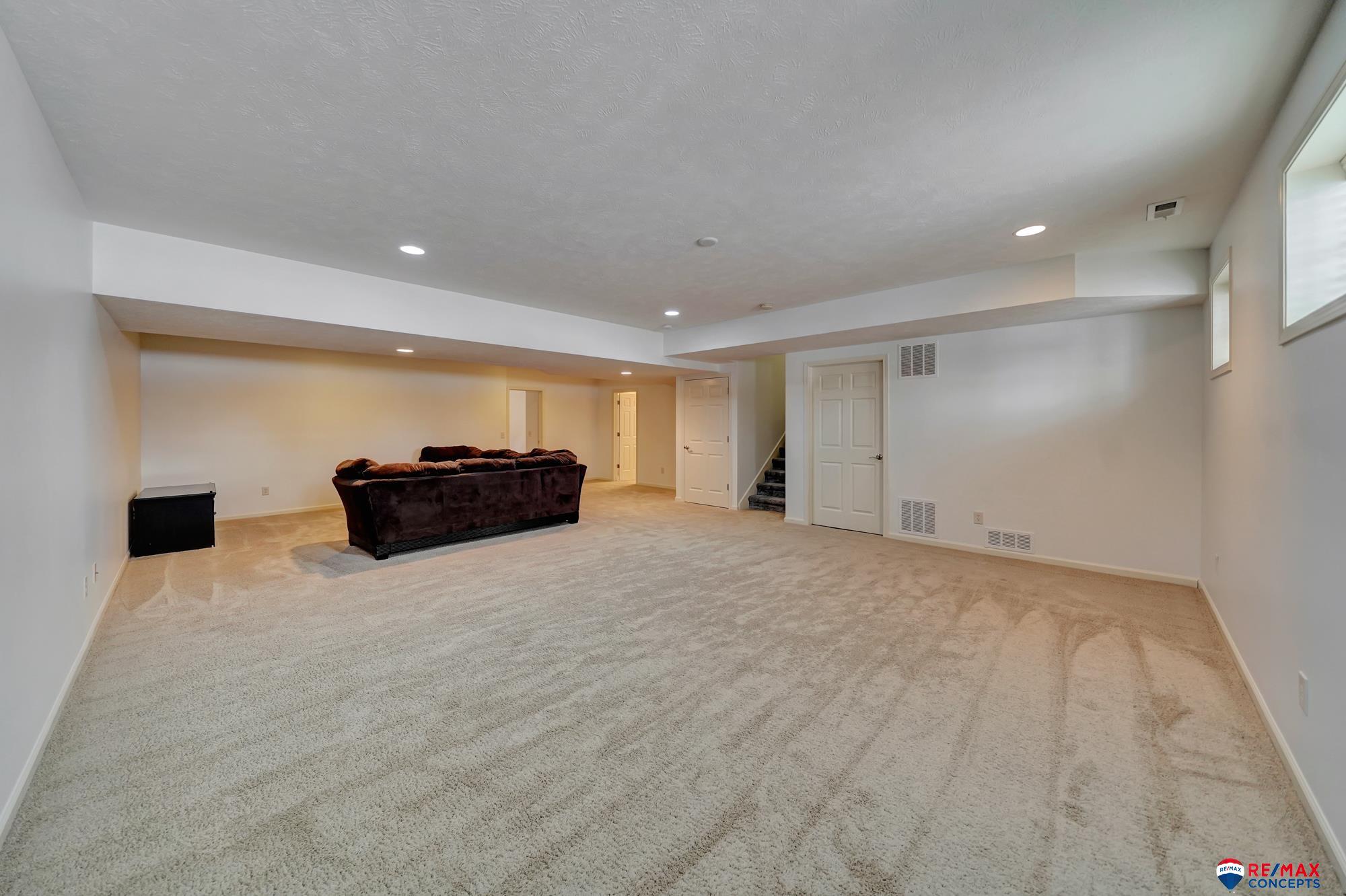 6811 Stonebrook Parkway