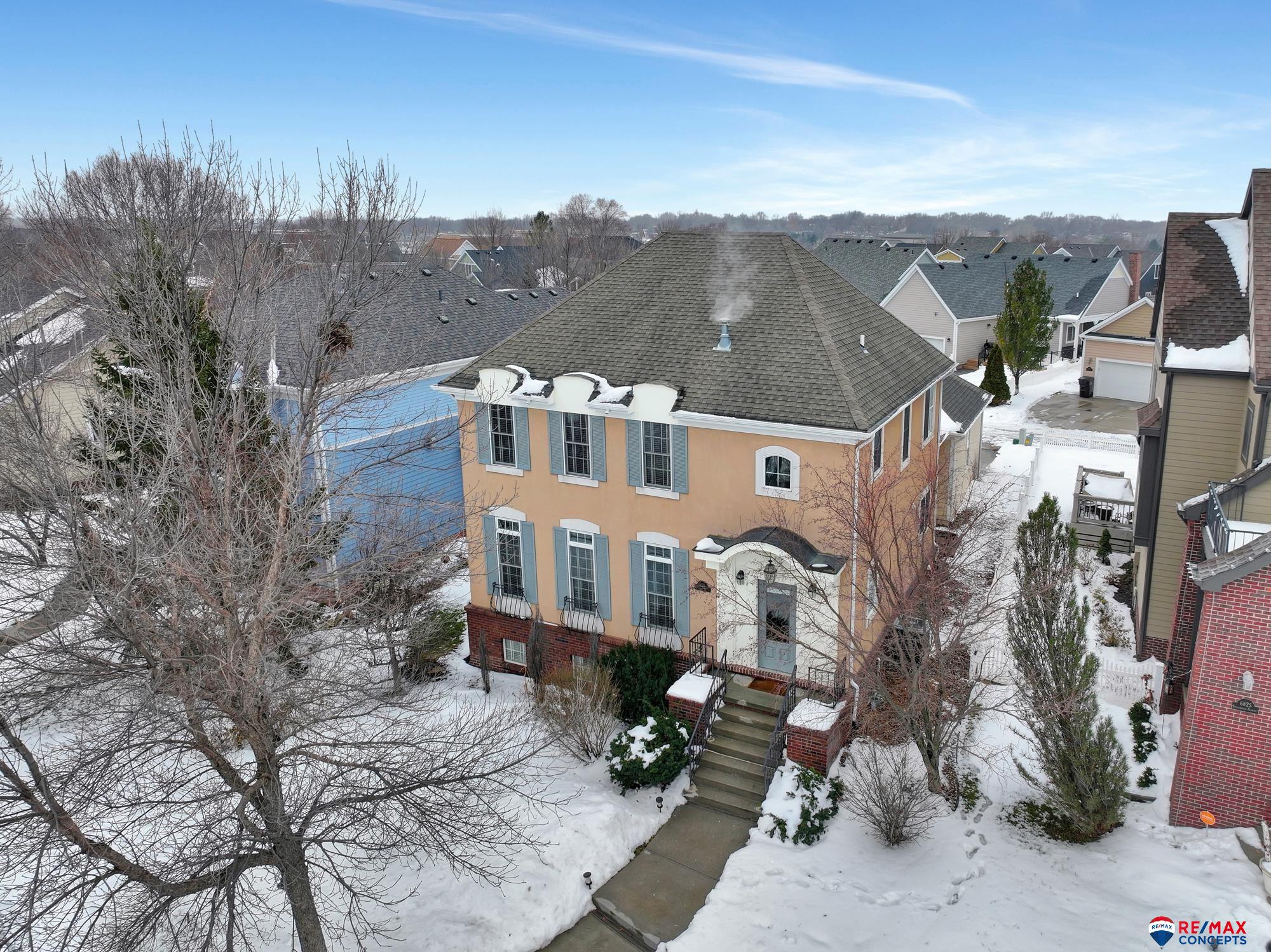 6811 Stonebrook Parkway