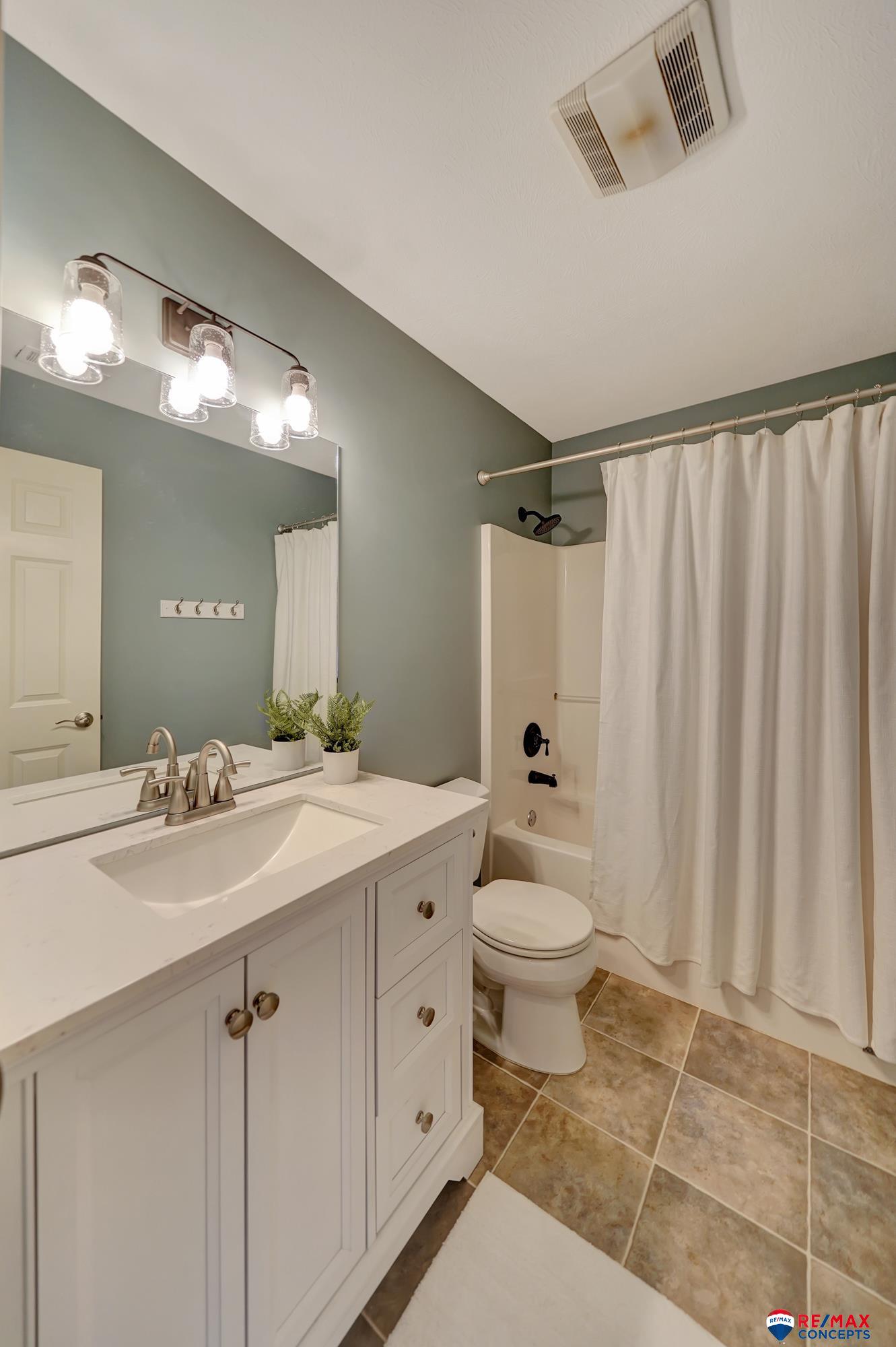 6811 Stonebrook Parkway